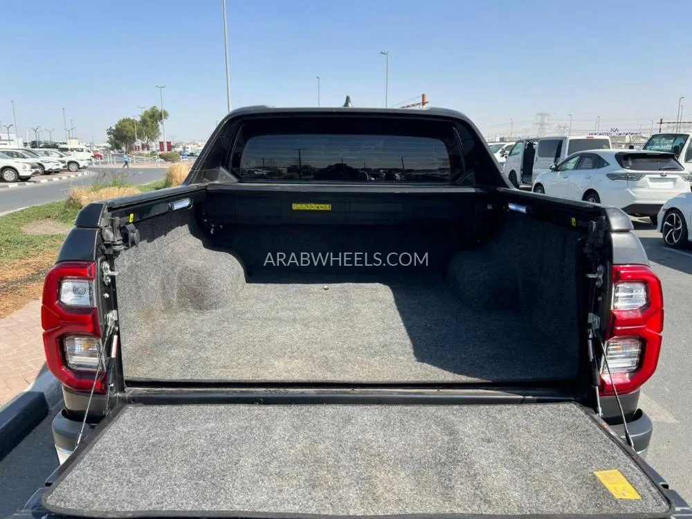 Toyota Hilux 2022 for Sale in Dubai Image-26
