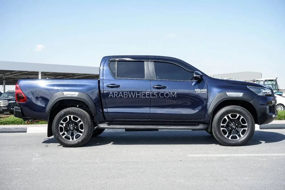 Toyota Hilux 2024 for Sale in Dubai Image-5