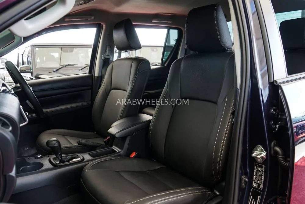 Toyota Hilux 2024 for Sale in Dubai Image-23