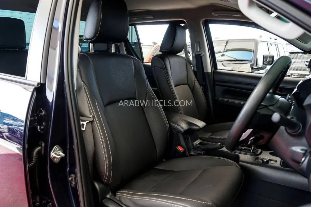 Toyota Hilux 2024 for Sale in Dubai Image-25