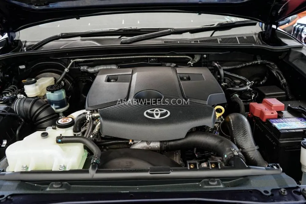 Toyota Hilux 2024 for Sale in Dubai Image-26