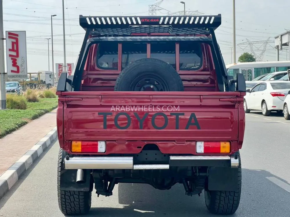 Toyota Land Cruiser 70 Series 2017 for Sale in Dubai Image-8