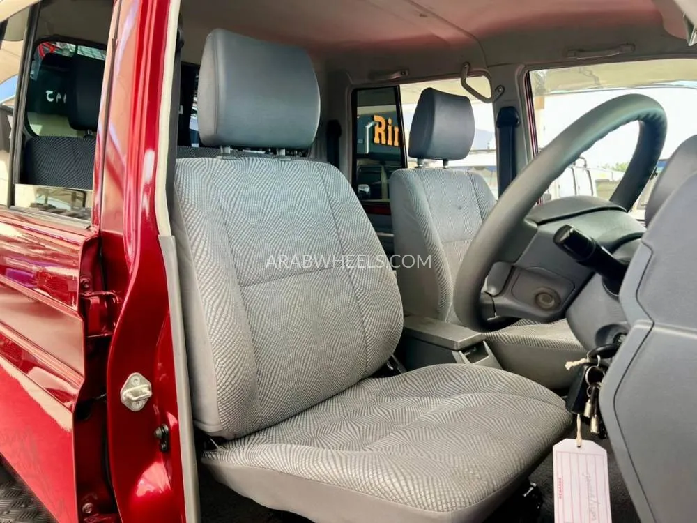Toyota Land Cruiser 70 Series 2017 for Sale in Dubai Image-11