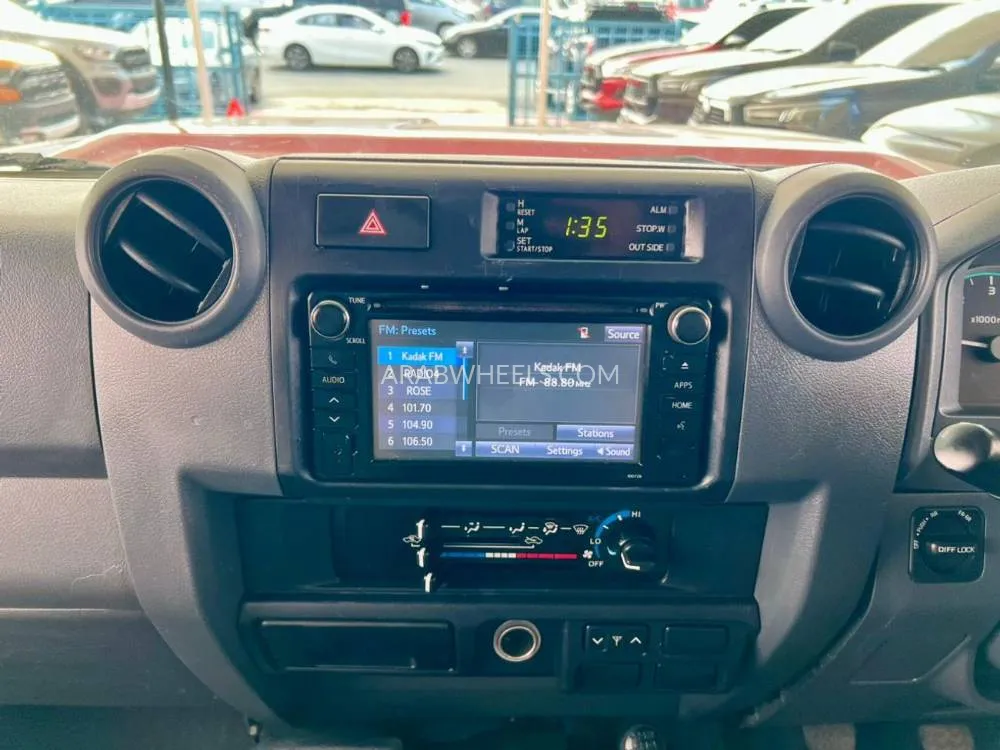 Toyota Land Cruiser 70 Series 2017 for Sale in Dubai Image-17