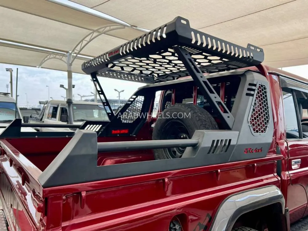 Toyota Land Cruiser 70 Series 2017 for Sale in Dubai Image-20