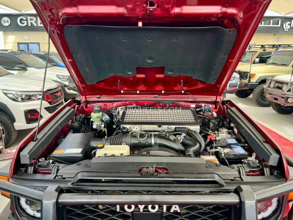 Toyota Land Cruiser 70 Series 2017 for Sale in Dubai Image-25