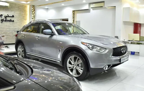 Infiniti QX70 2020