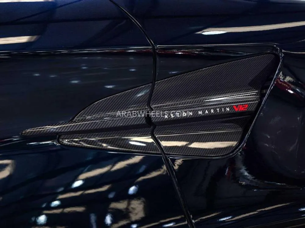 Aston Martin Vantage 2025 for Sale in Dubai Image-18