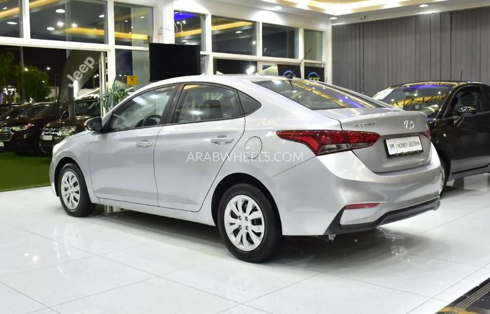Hyundai Accent 2020 for Sale in Dubai Image-7