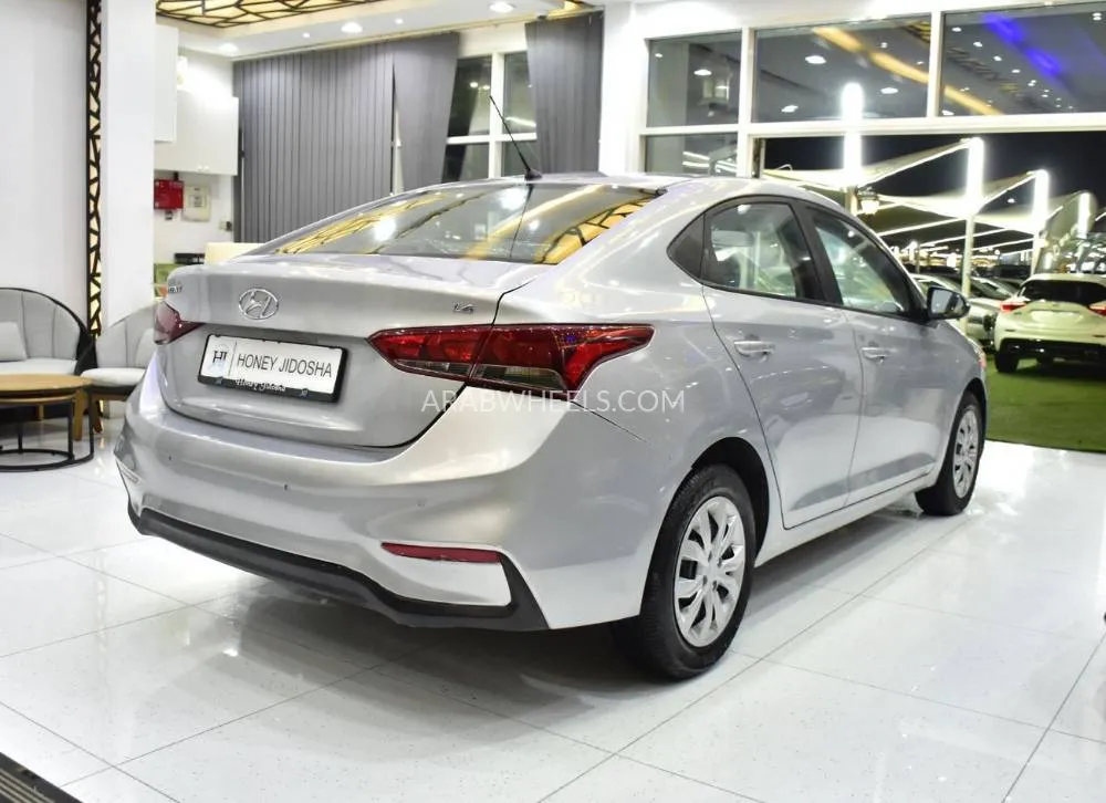 Hyundai Accent 2020 for Sale in Dubai Image-8