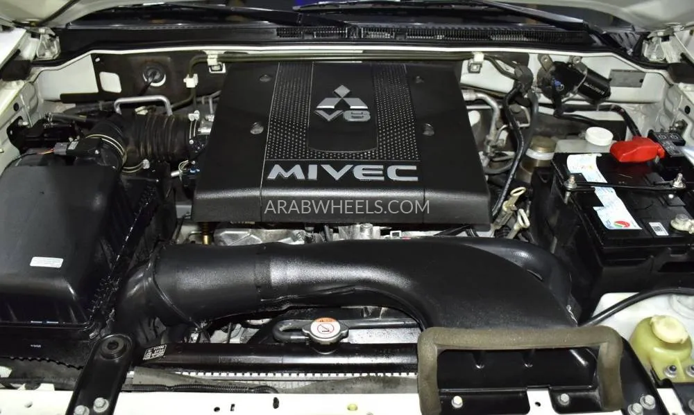 ميتسوبيشي باجيرو سبورت 2020 for Sale in دبي Image-17