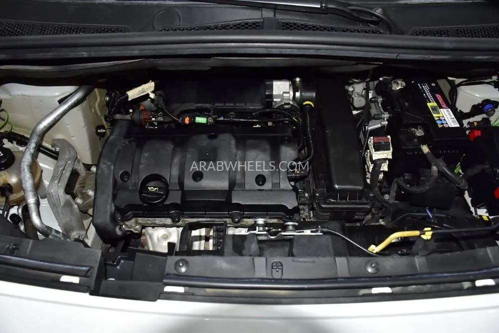 Peugeot Partner 2022 for Sale in Dubai Image-15