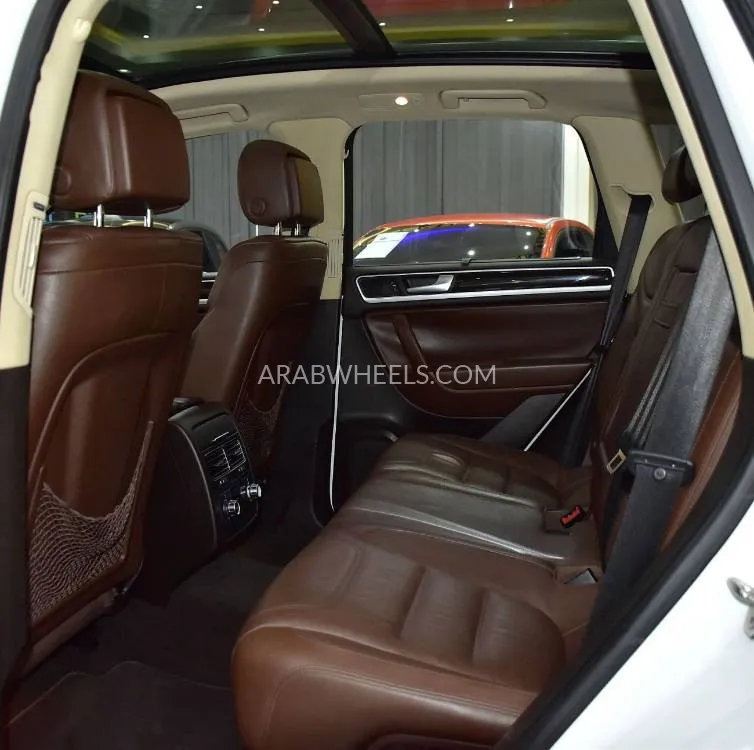 Volkswagen Touareg 2014 for Sale in Dubai Image-15
