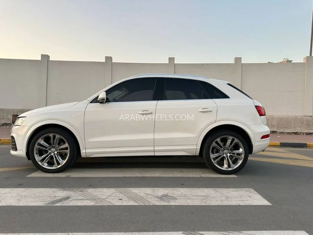 Audi Q3 2018 for Sale in Sharjah Image-7