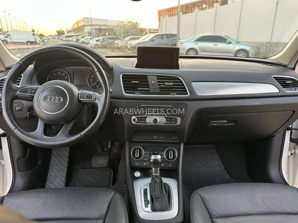 Audi Q3 2018 for Sale in Sharjah Image-11