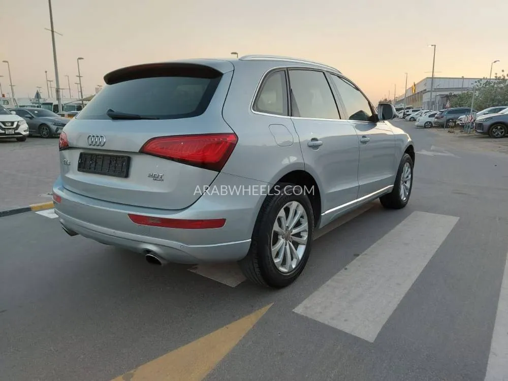 Audi Q5 2015 for Sale in Sharjah Image-4