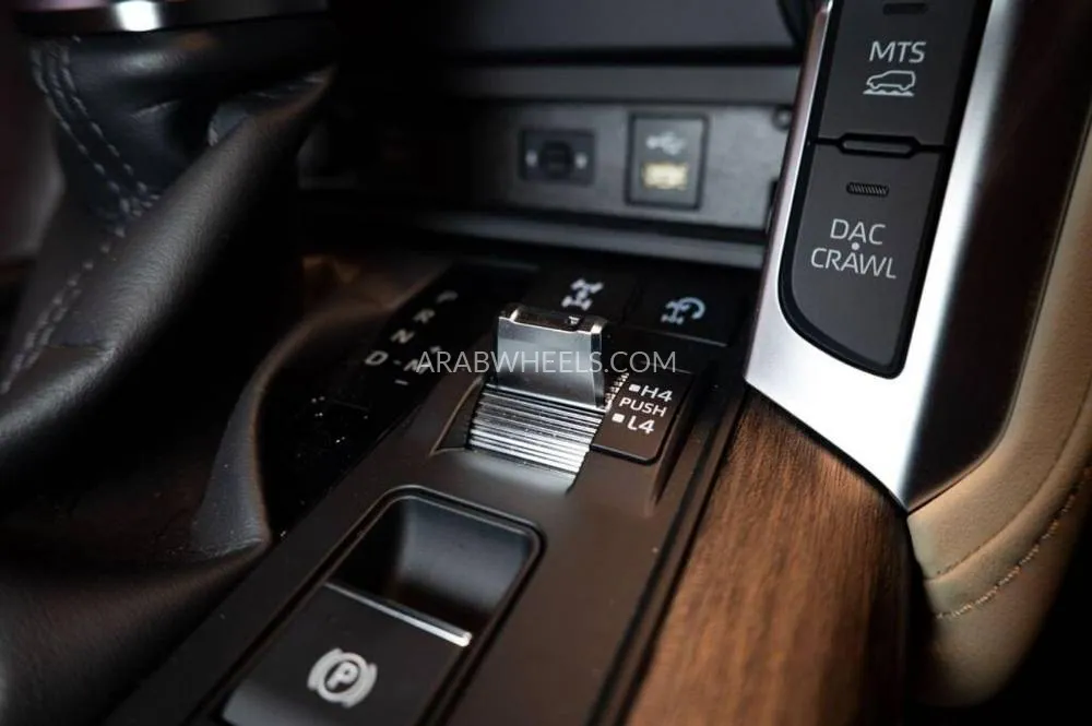 Toyota Land Cruiser 2024 for Sale in Dubai Image-9