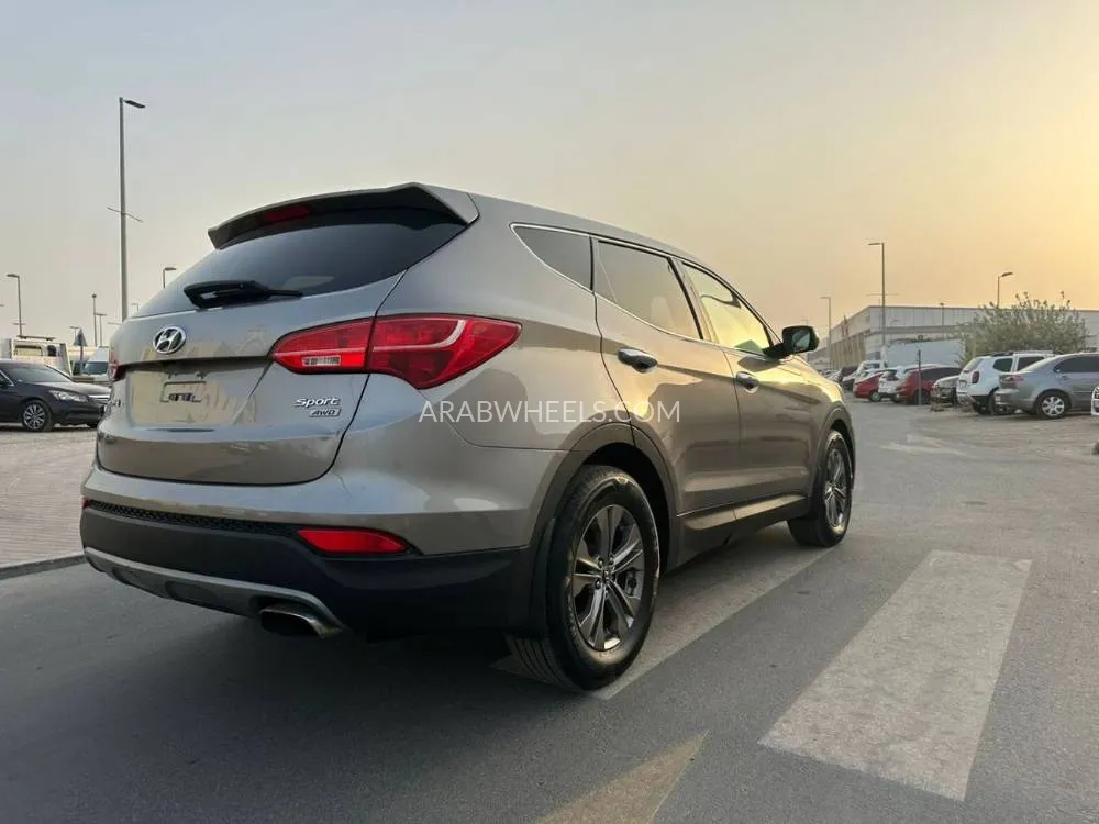 Hyundai Grand Santa Fe 2013 for Sale in Sharjah Image-5