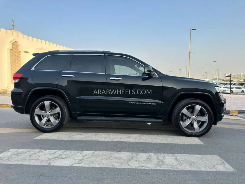 Jeep Cherokee 2014 for Sale in Sharjah Image-3