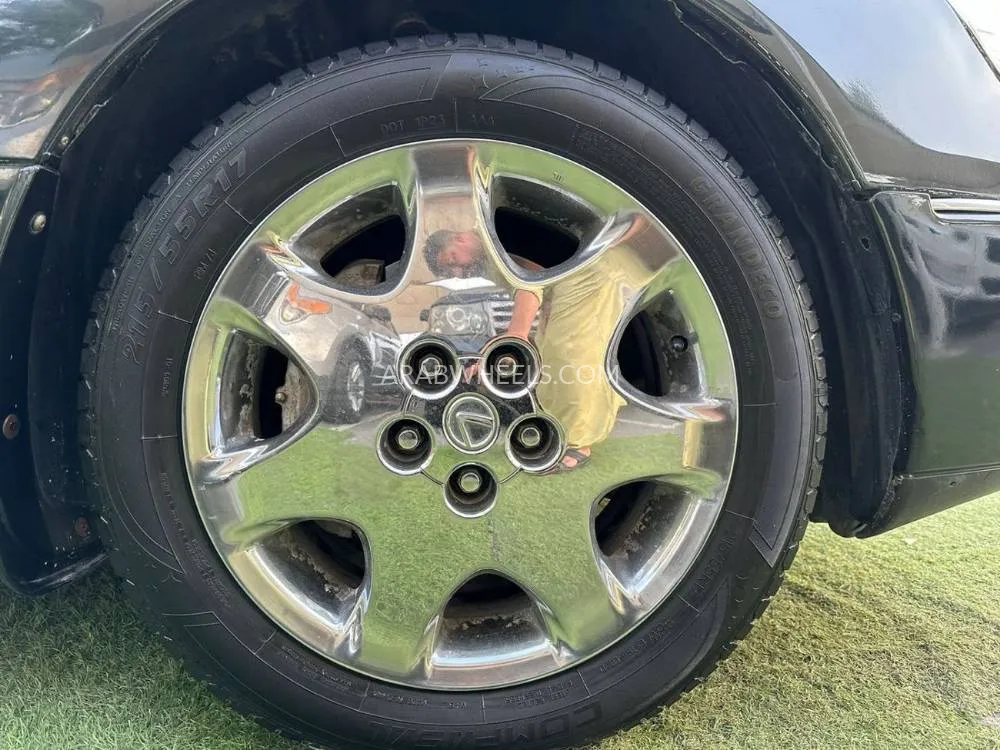 Lexus LS 2002 for Sale in Sharjah Image-11