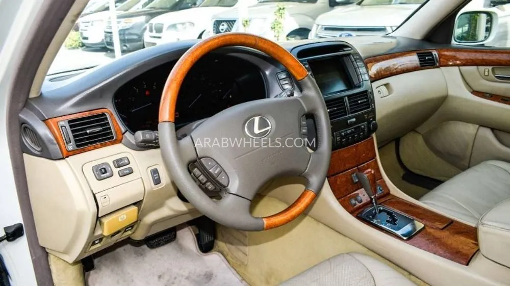 Lexus LS 2006 for Sale in Sharjah Image-11