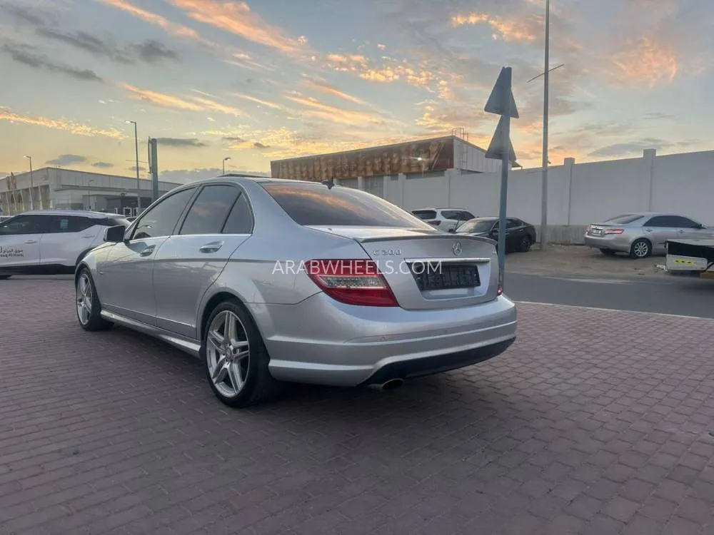 Mercedes Benz C Class 2010 for Sale in Sharjah Image-6