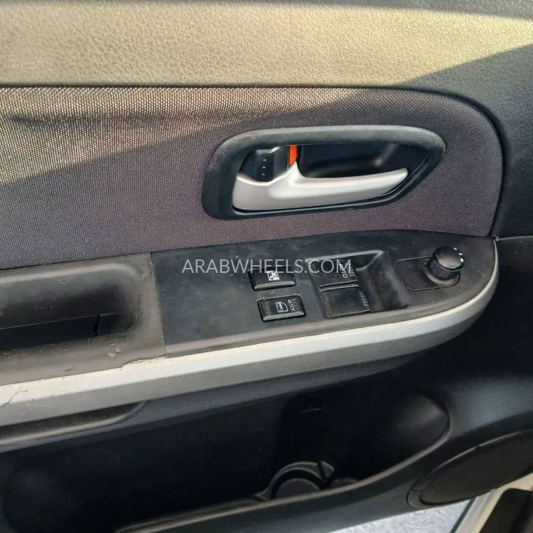 Suzuki Grand Vitara 2014 for Sale in Sharjah Image-9