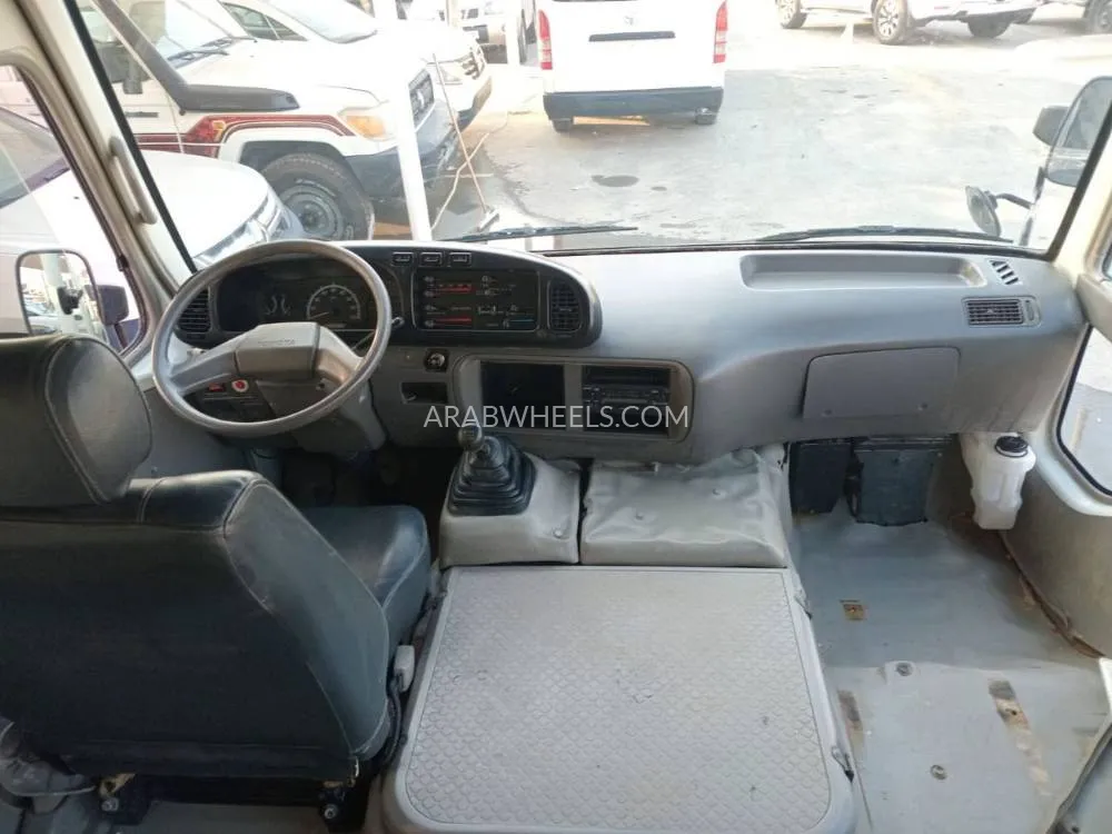 Toyota Coaster 2011 for Sale in Ajman Image-4