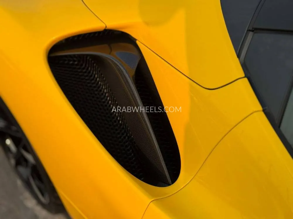 Ferrari SF90 Spider 2023 for Sale in Dubai Image-19