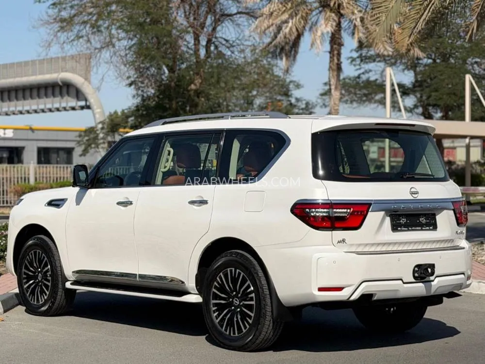 Nissan Patrol 2023 for Sale in Dubai Image-5