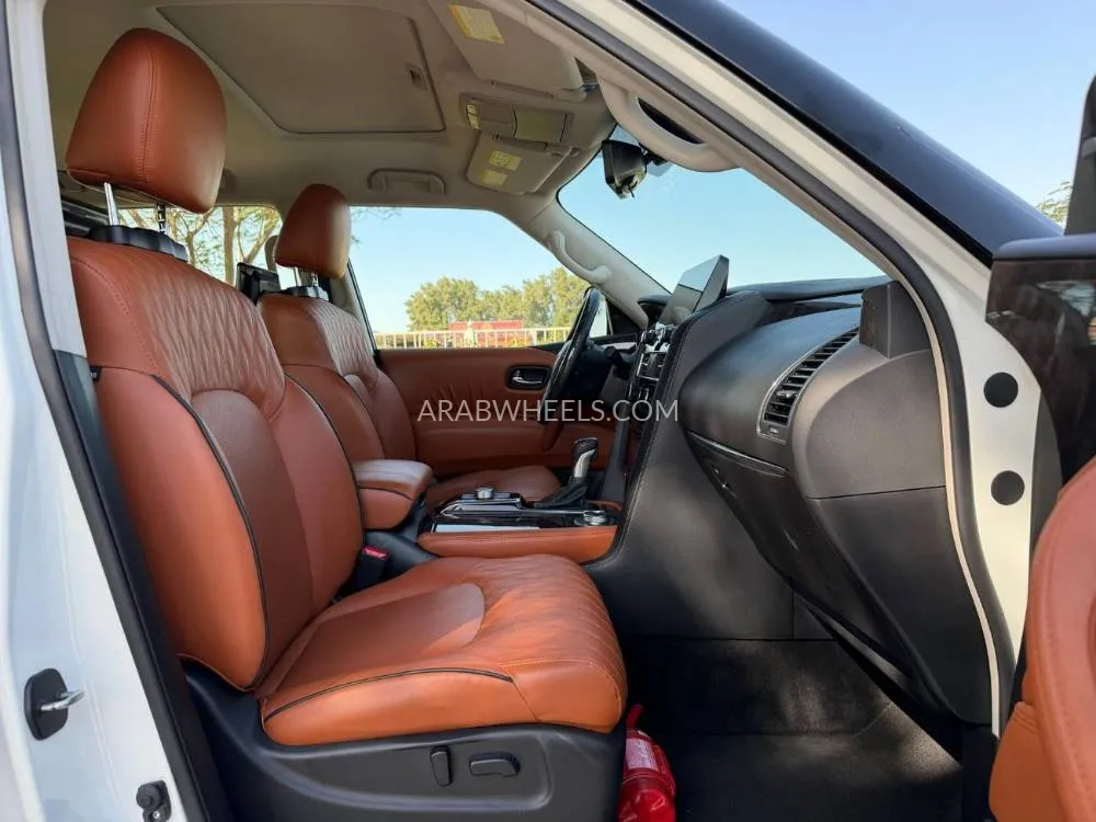 Nissan Patrol 2023 for Sale in Dubai Image-11