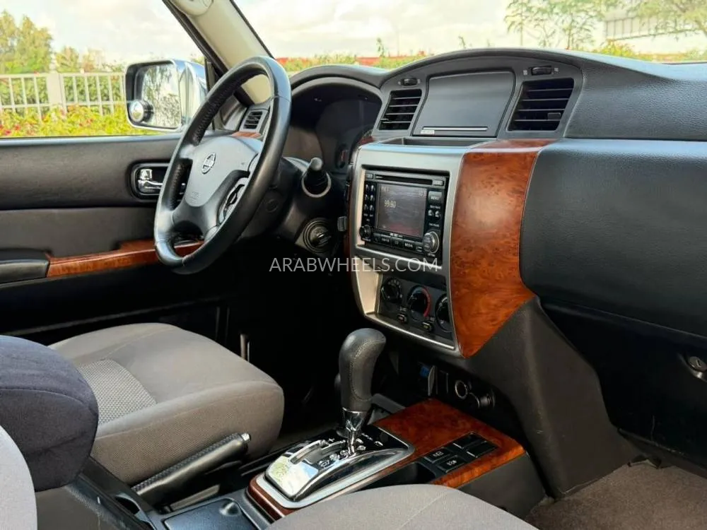 Nissan Patrol 2018 for Sale in Dubai Image-13
