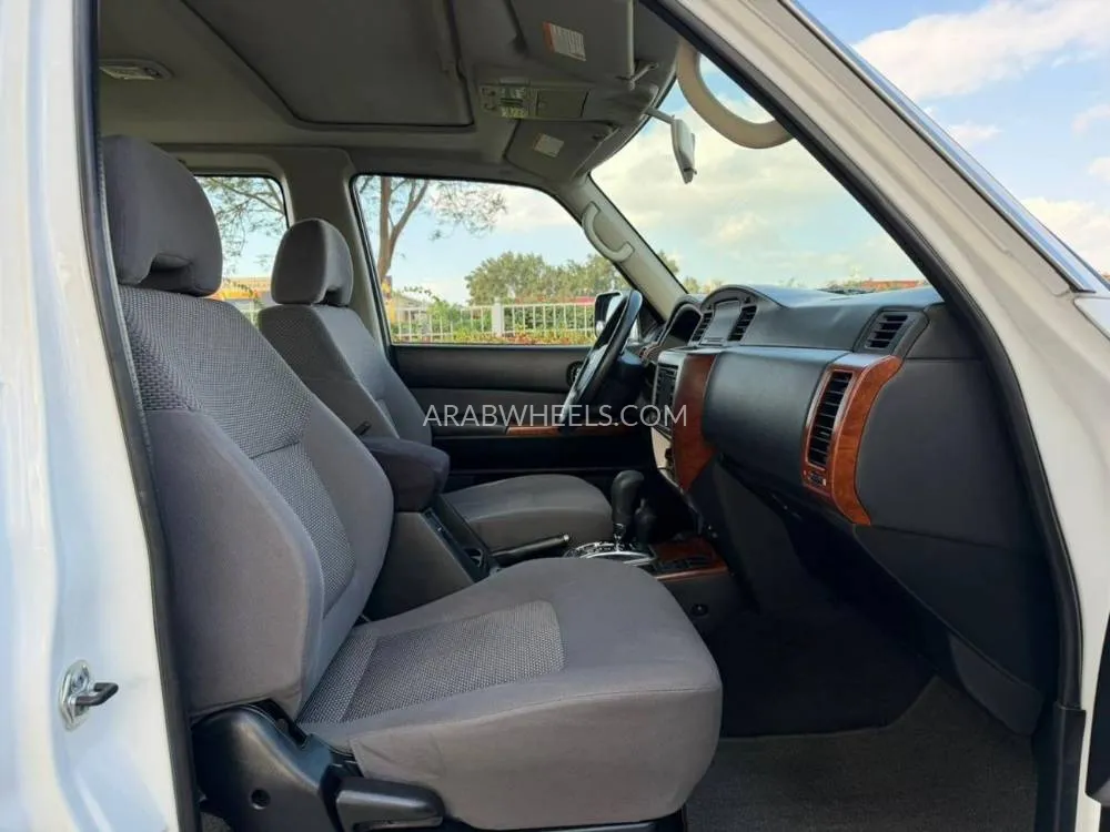 Nissan Patrol 2018 for Sale in Dubai Image-15