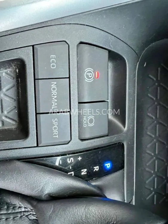 تويوتا راف 4 2024 for Sale in عجمان Image-9