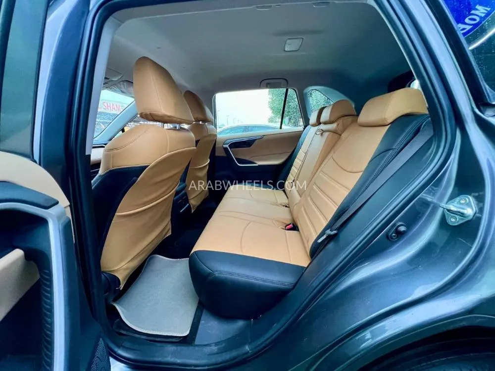 تويوتا راف 4 2024 for Sale in عجمان Image-13