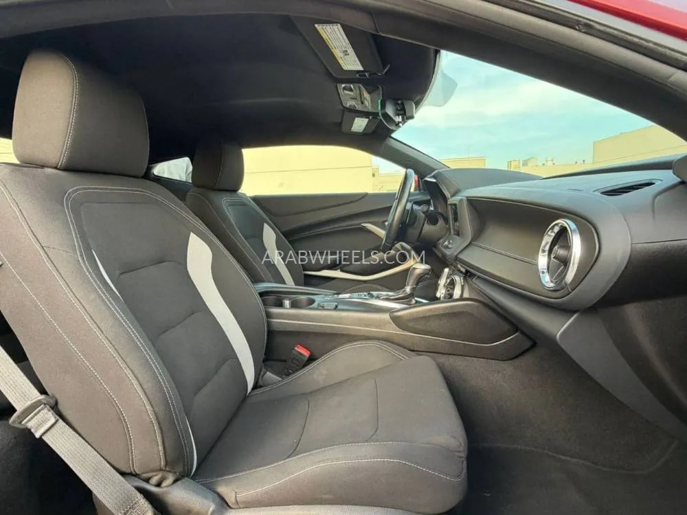 Chevrolet Camaro 2023 for Sale in Sharjah Image-10