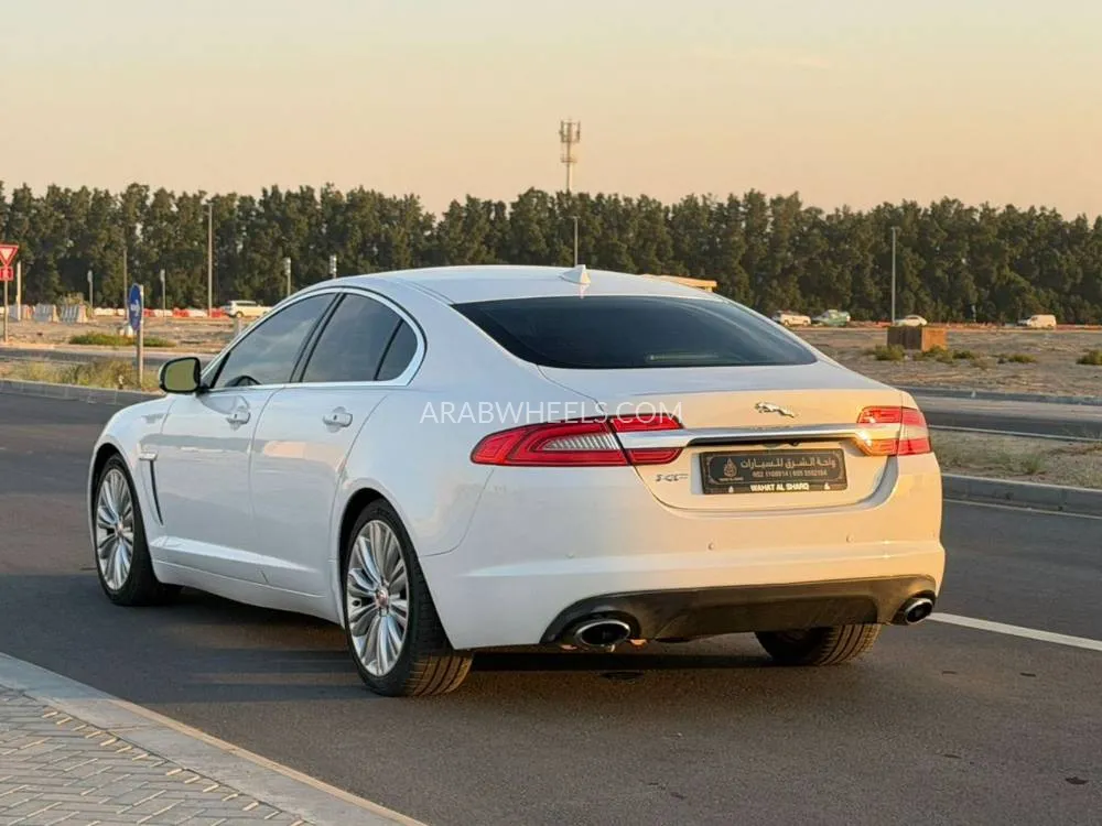 Jaguar XF 2014 for Sale in Sharjah Image-4