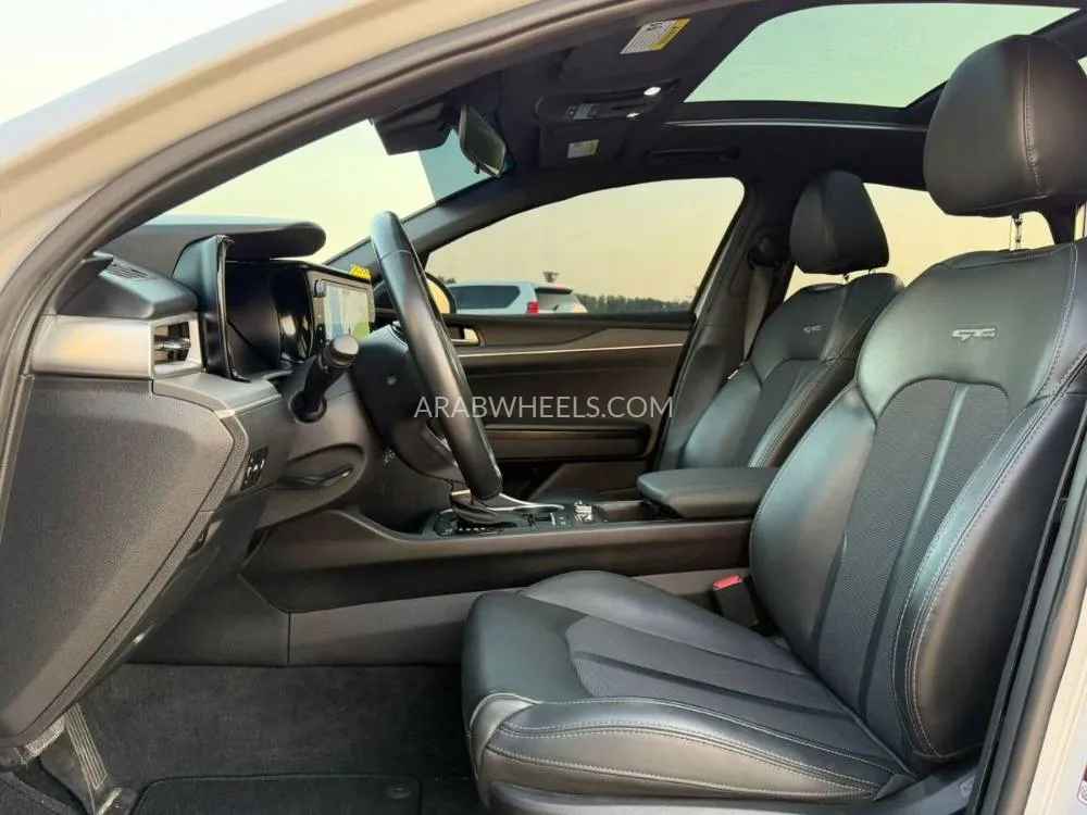 Kia K5 2022 for Sale in Sharjah Image-10