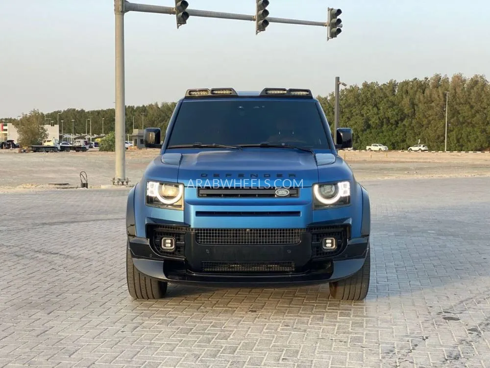 Land Rover Defender 2023 for Sale in Sharjah Image-2