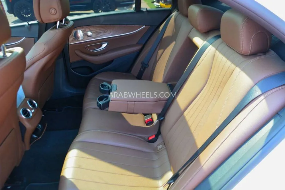 Mercedes Benz E Class 2017 for Sale in Sharjah Image-16