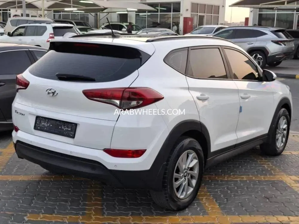 Hyundai Tucson 2017 for Sale in Sharjah Image-10