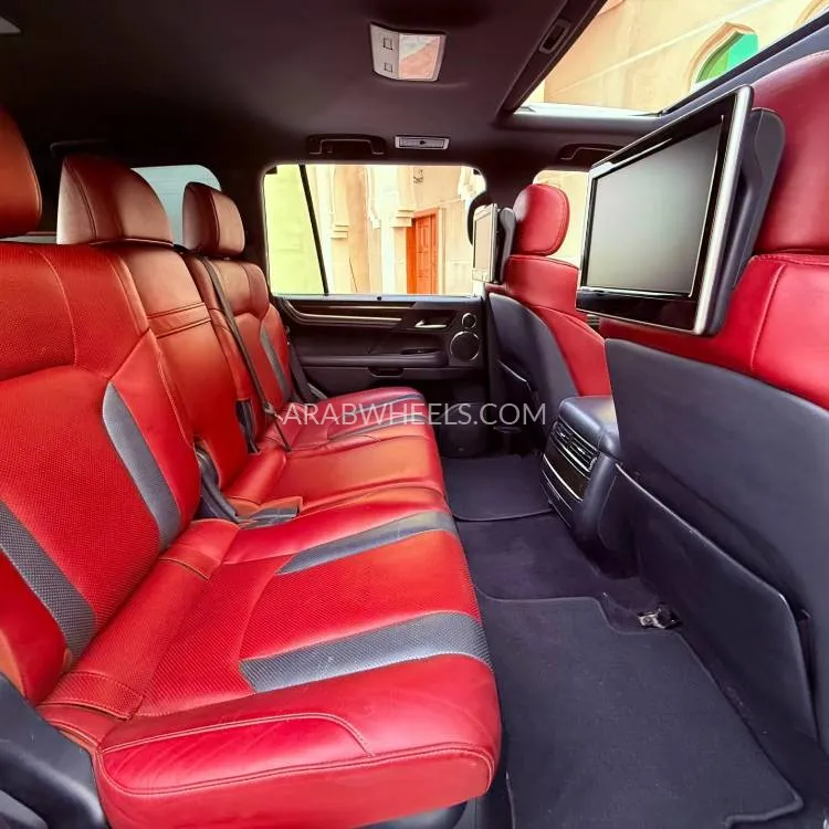 Lexus LX 2018 for Sale in Ajman Image-4