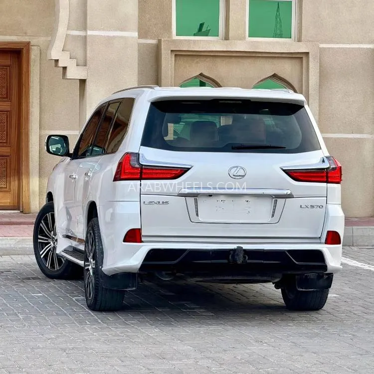 Lexus LX 2018 for Sale in Ajman Image-9