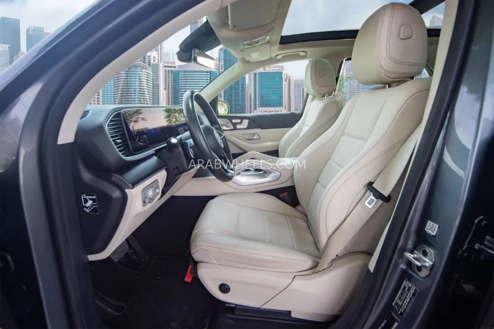 Mercedes Benz GLE Class 2024 for Sale in Dubai Image-17