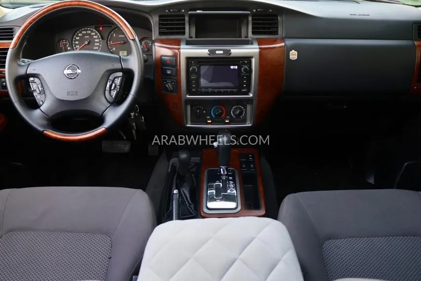 Nissan Patrol 2019 for Sale in Sharjah Image-3