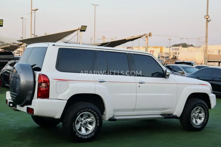 Nissan Patrol 2019 for Sale in Sharjah Image-9