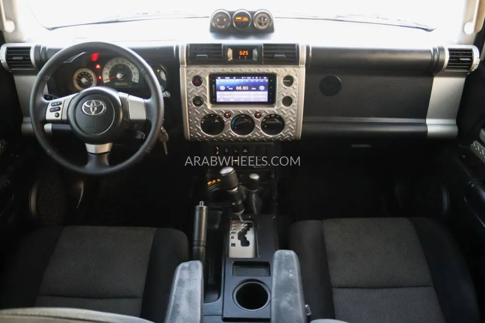 Toyota FJ Cruiser 2008 for Sale in Sharjah Image-7