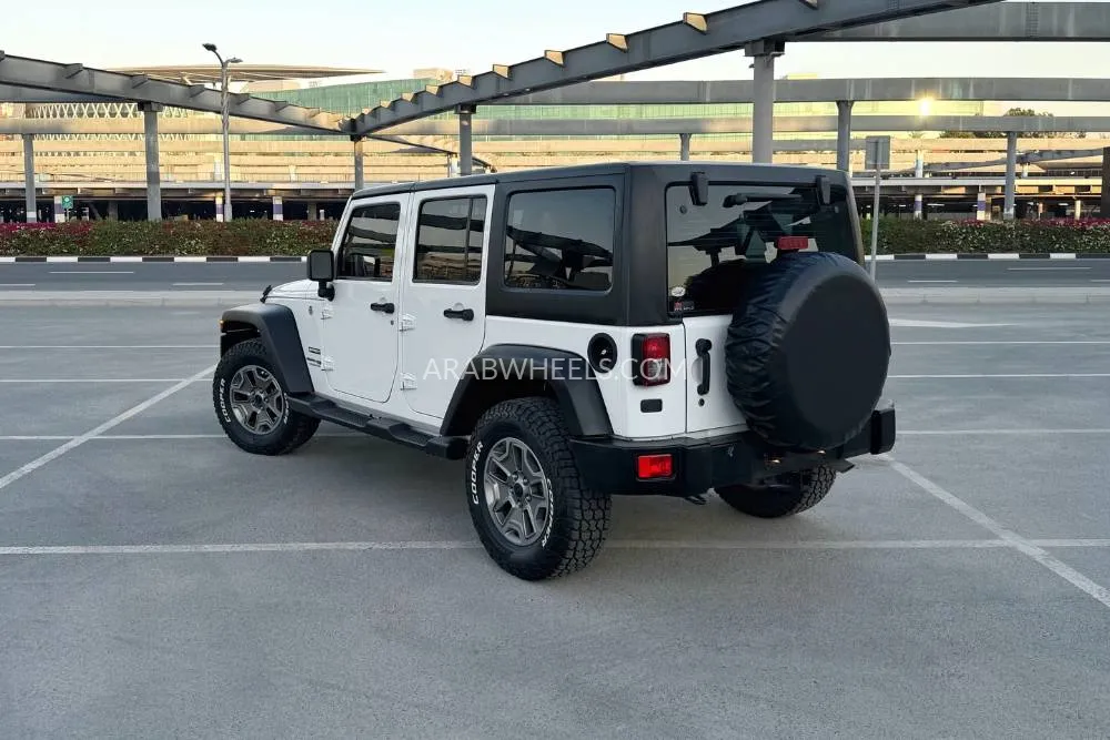 Jeep Wrangler 2018 for Sale in Dubai Image-2
