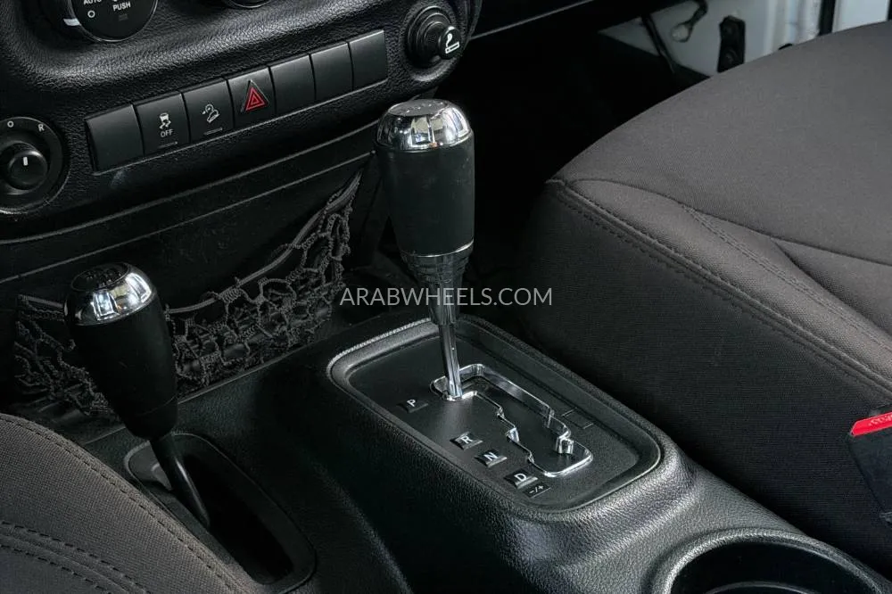 Jeep Wrangler 2018 for Sale in Dubai Image-14