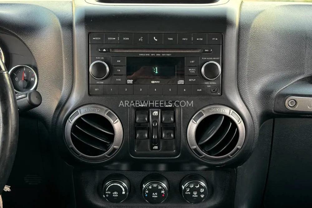 Jeep Wrangler 2018 for Sale in Dubai Image-15